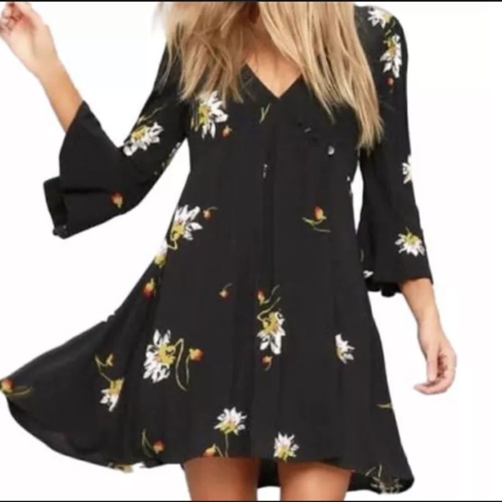 Free People Time on My Side Black Floral Bell Sleeve Boho Wrap Dress Size XS - Picture 2 of 14